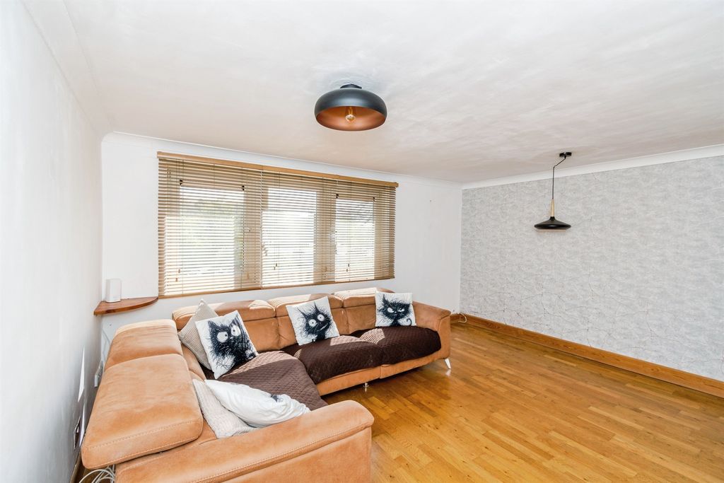 Additional image 5 of 2 bed flat for saleTaranto Road, Southampton SO16