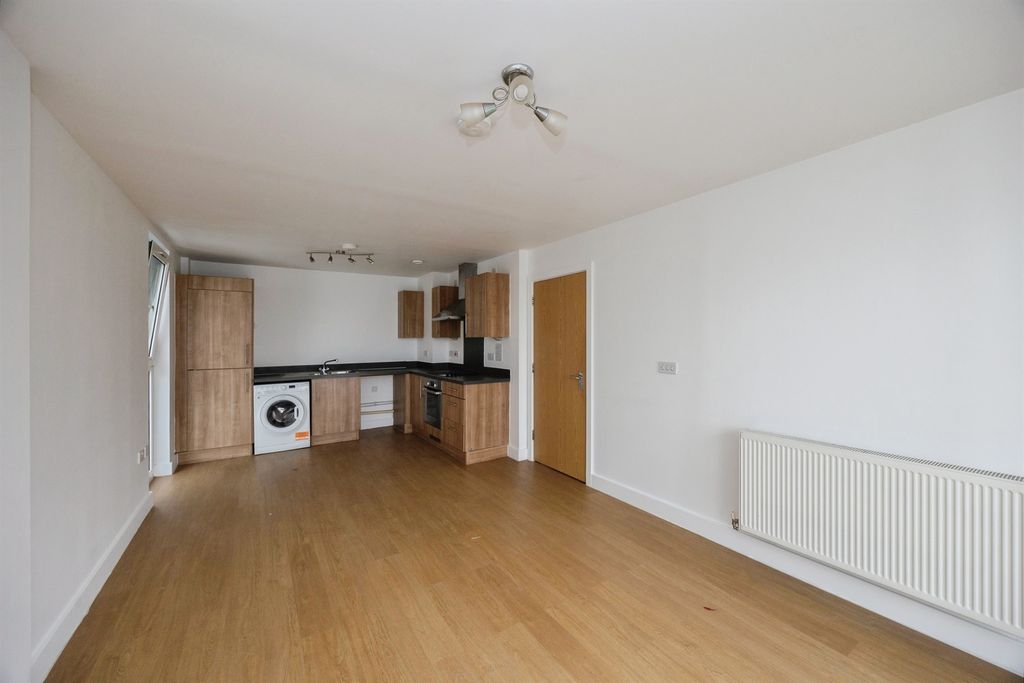 Additional image 6 of 2 bed flat for saleFratton Way, Southsea PO4