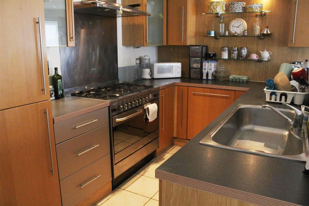 Additional image 12 of 2 bed flat for salePortland Street, Southampton SO14