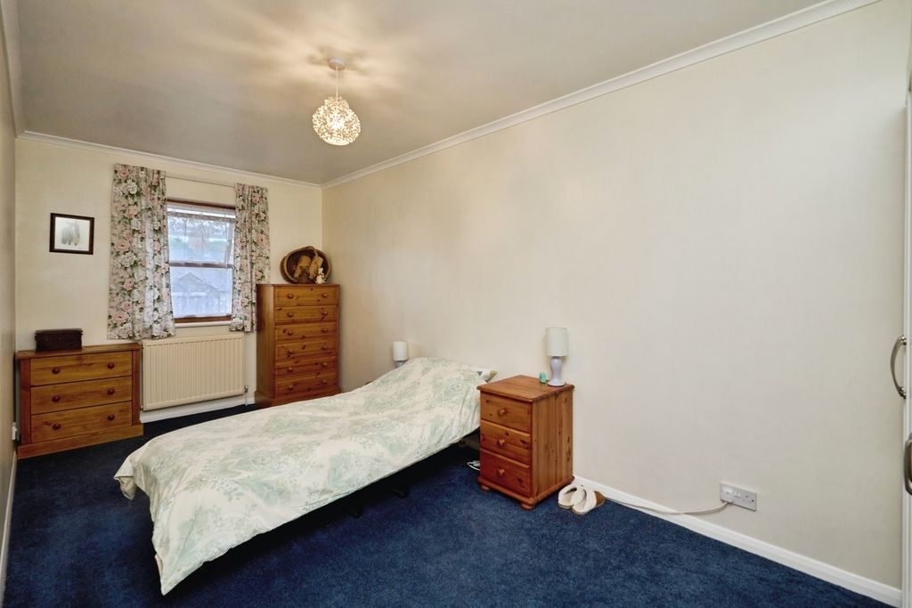 Additional image 9 of 2 bed maisonette for saleMedina Avenue, Newport, Isle Of Wight PO30