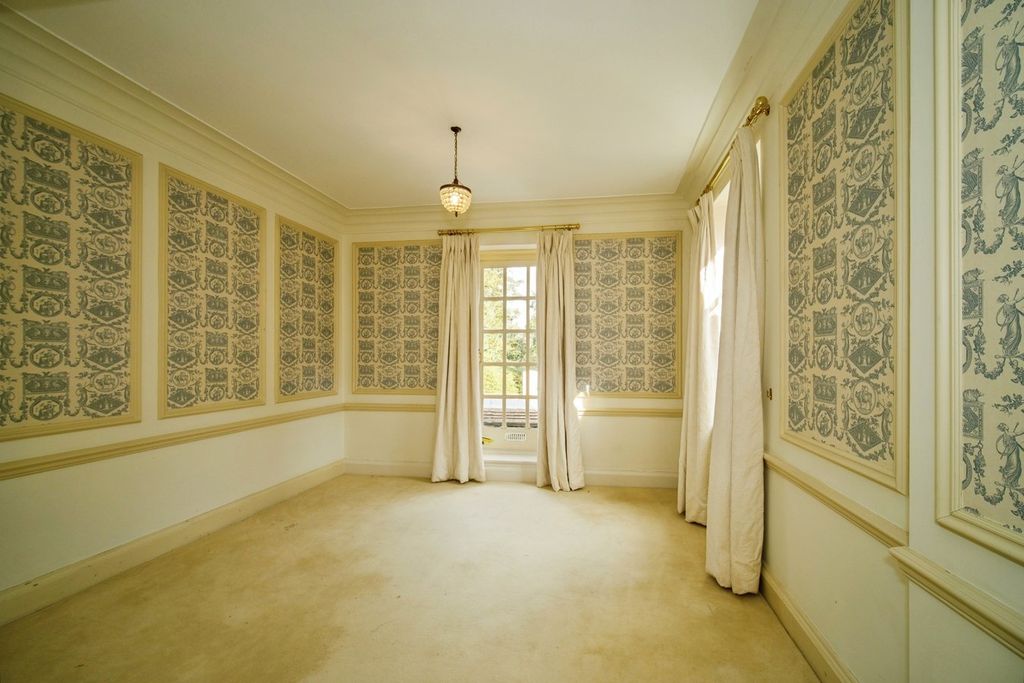 Additional image 13 of 3 bed flat for saleLondon Road, Sunningdale, Ascot SL5