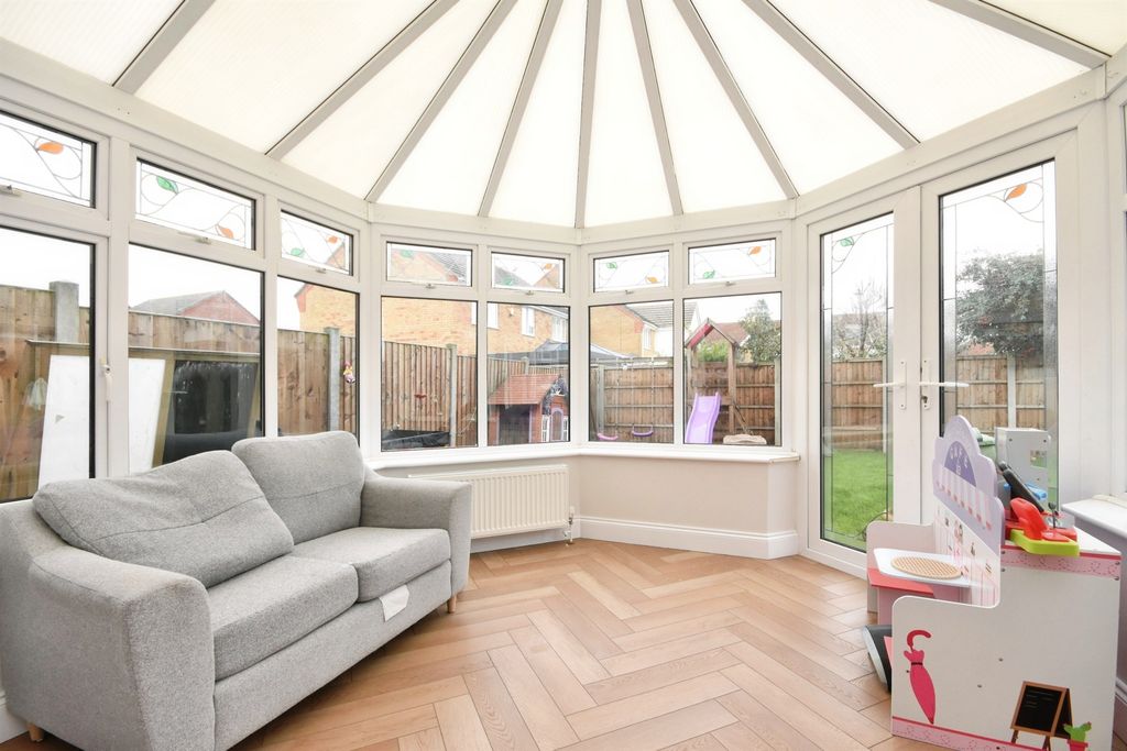 Additional image 4 of 5 bed detached house for saleCranfield Park Road, Wickford SS12