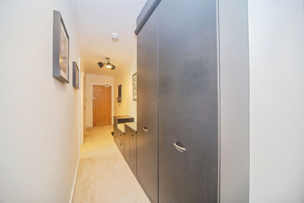 Additional image 17 of 2 bed flat for saleWinn Road, Southampton, Hampshire SO17