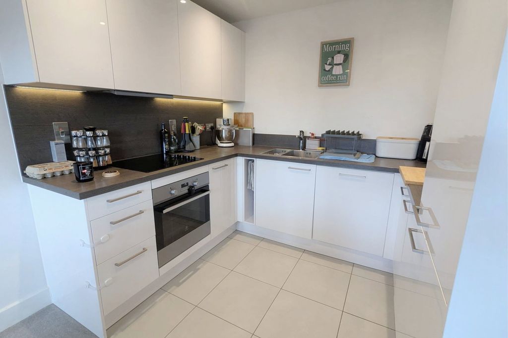 Additional image 9 of 2 bed flat for saleApartment 22, Austin Court, 2 Mill Street, Diglis, Worcester. WR1