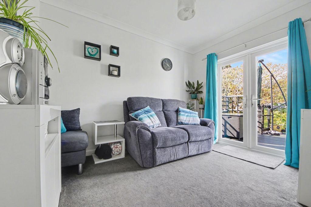 Additional image 3 of 2 bed detached bungalow for saleSouth East Crescent, Sholing SO19