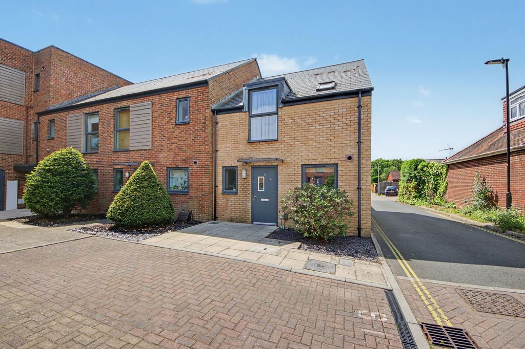3 bed terraced house for saleLaxton Close, Sholing SO19