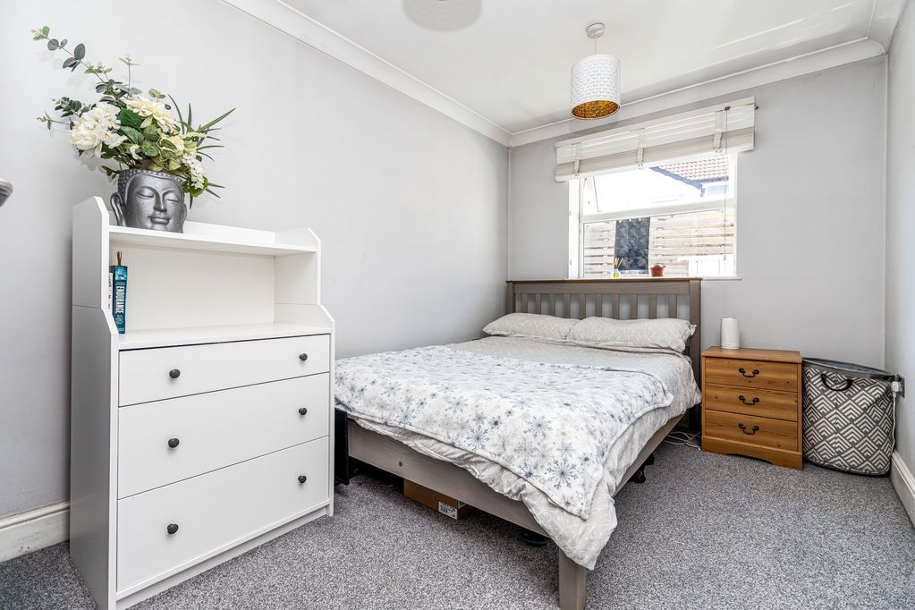 Additional image 7 of 2 bed flat for saleFawcett Road, Southsea PO4