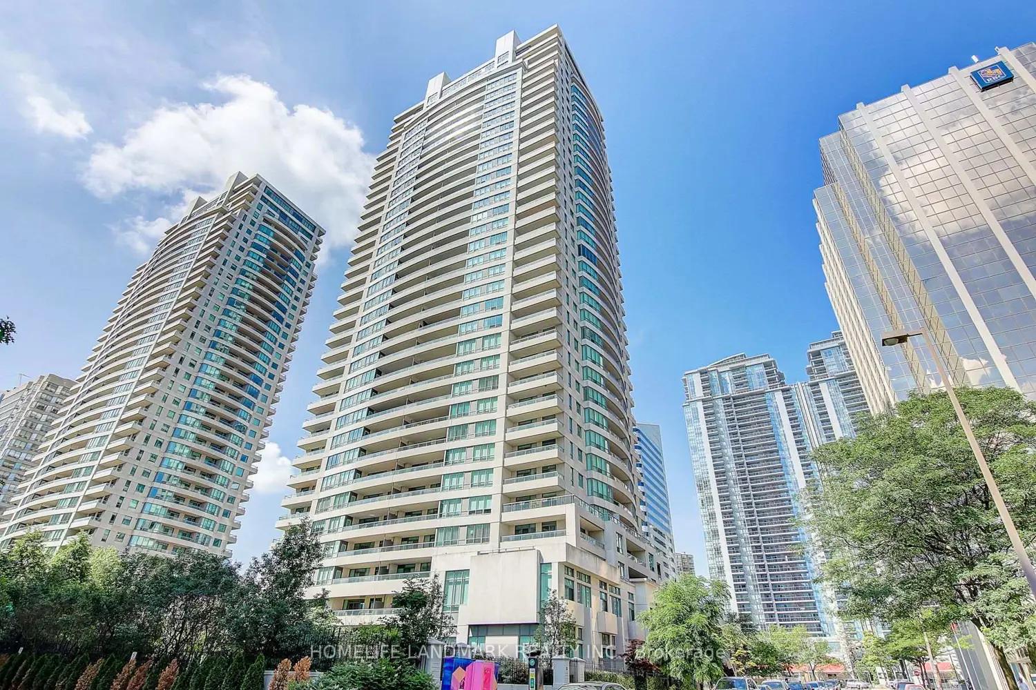 23 Hollywood Avenue 1107