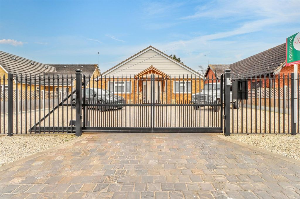 Additional image 26 of 3 bed detached bungalow for saleSugden Avenue, Wickford SS12