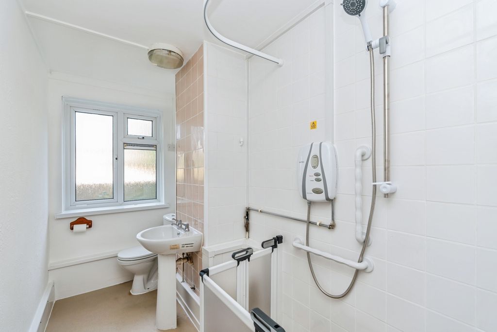 Additional image 17 of 2 bed flat for saleSt. James Close, Southampton SO15