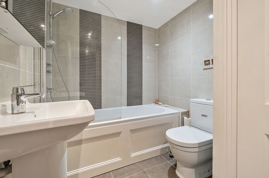 Additional image 6 of 2 bed flat for saleSt. Peter Street, Winchester SO23