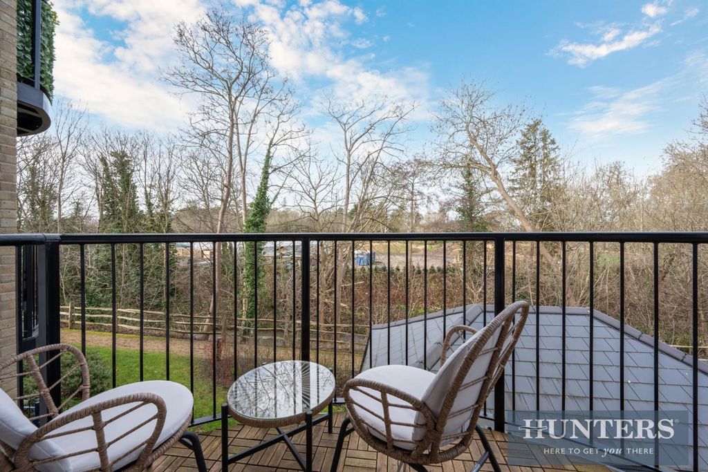 Additional image 9 of 2 bed flat for saleGunpowder Road, Worcester Park KT4