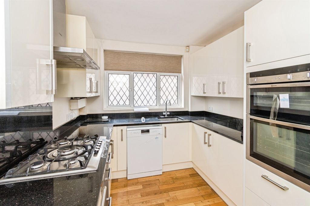 Additional image 14 of 4 bed detached house for saleHill Lane, Southampton SO15