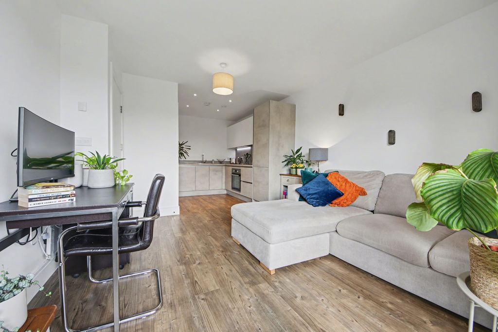 1 bed flat for saleMeridian Way, Northam SO14 photo 4