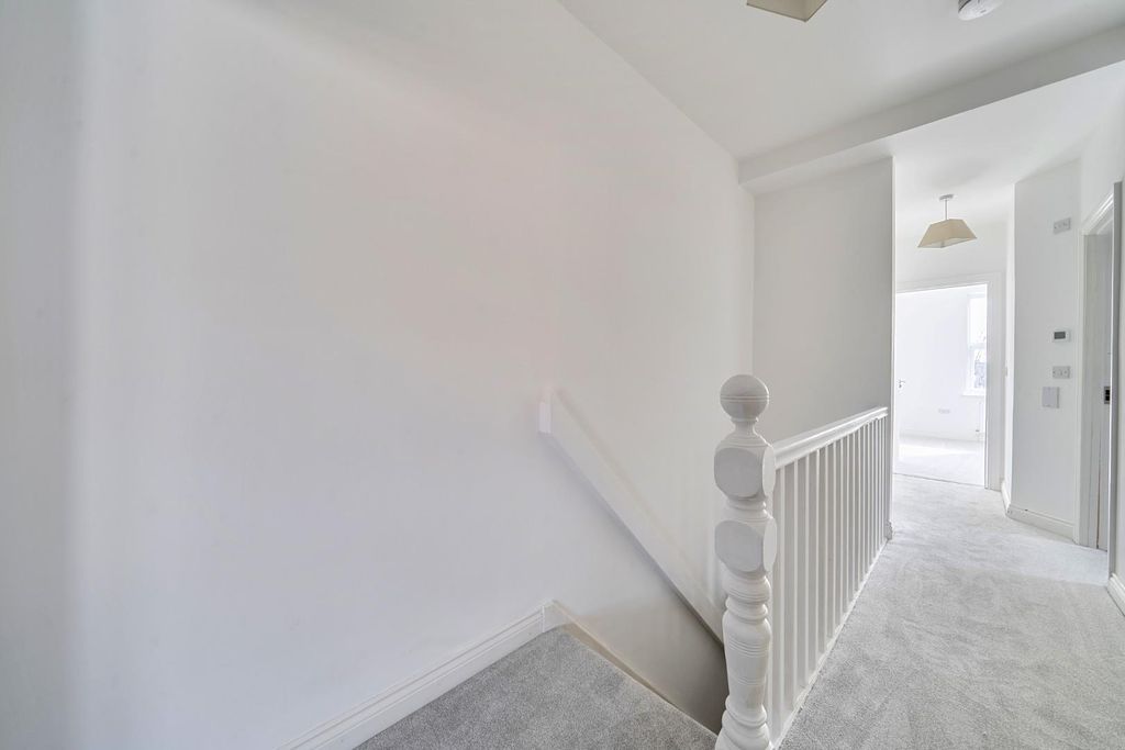 Additional image 5 of 2 bed flat for saleCopnor Road, Portsmouth PO3