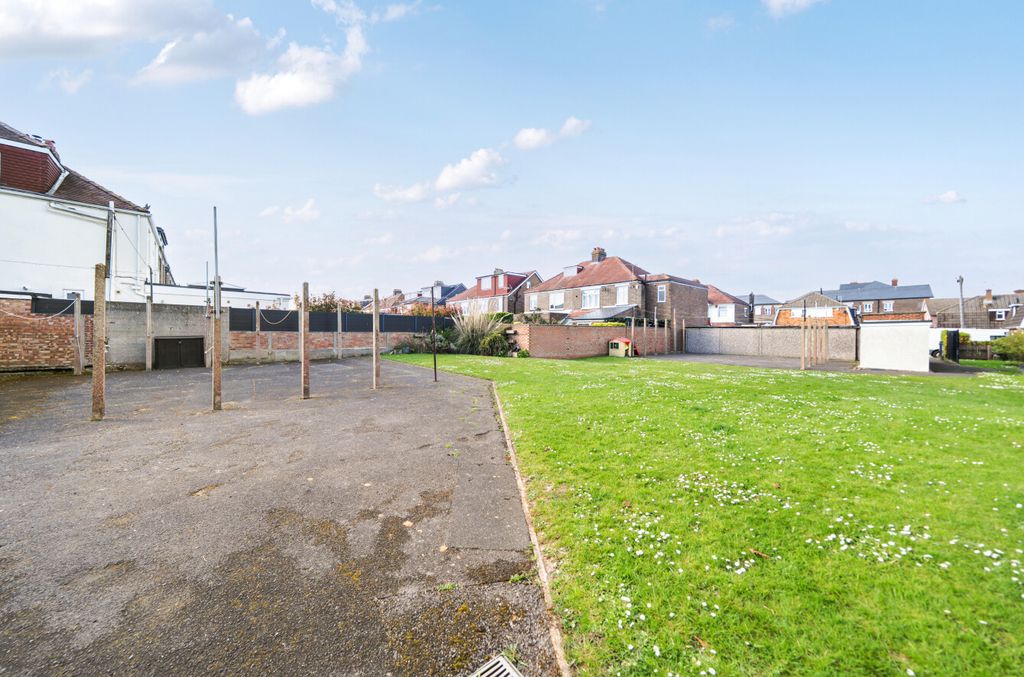 Additional image 9 of 2 bed flat for saleLondon Road, Portsmouth, Hampshire PO2