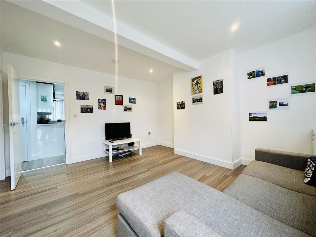 Additional image 2 of 4 bed terraced house for saleBarrow Road, Sileby, Loughborough LE12