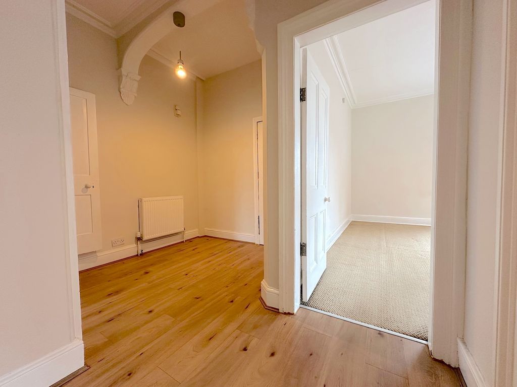Additional image 9 of 2 bed flat for saleTettenhall Road, Tettenhall, Wolverhampton WV6