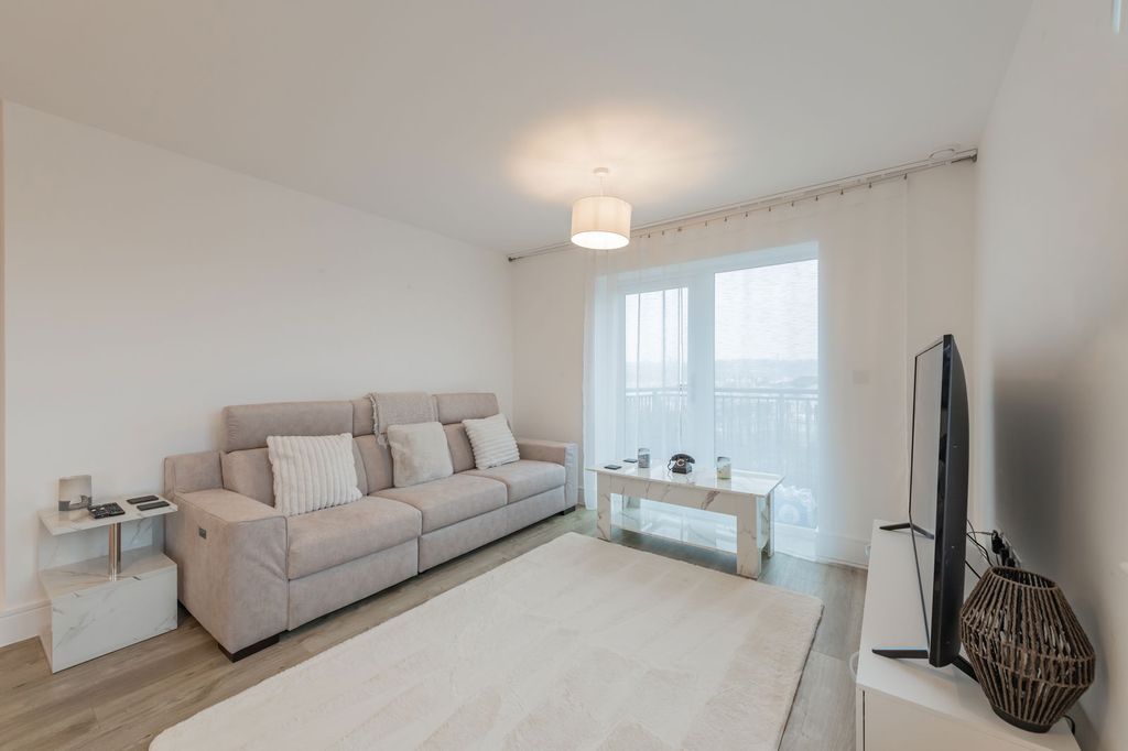 Additional image 11 of 2 bed flat for saleTelevision House, Meridian Way, Southampton SO14