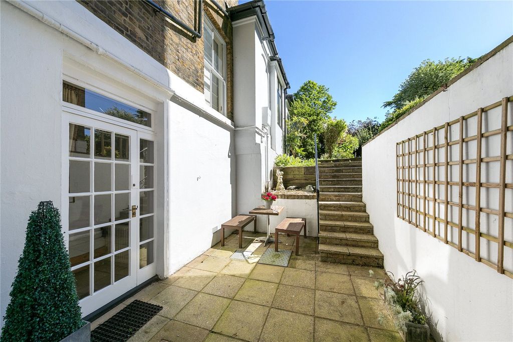 Additional image 12 of 3 bed maisonette for saleStuart Court, Richmond Hill, Richmond, Surrey TW10