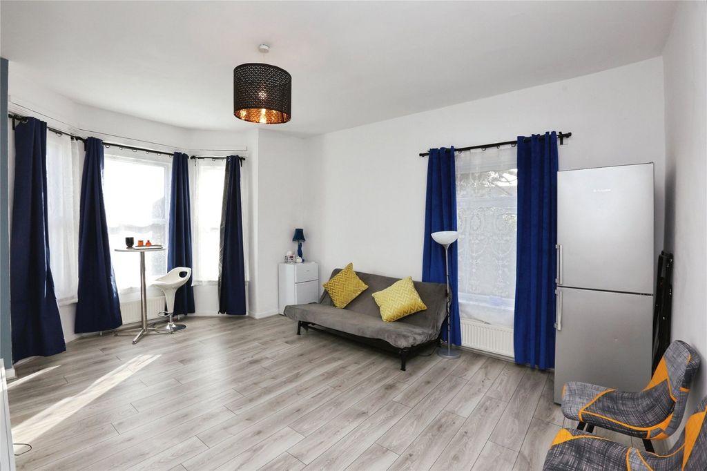 Additional image 3 of 1 bed flat for saleWestridge Road, Southampton, Hampshire SO17