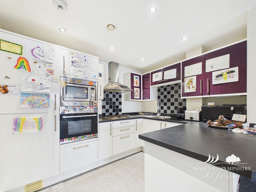 Additional image 8 of 1 bed flat for saleOyster Quay, Port Solent PO6