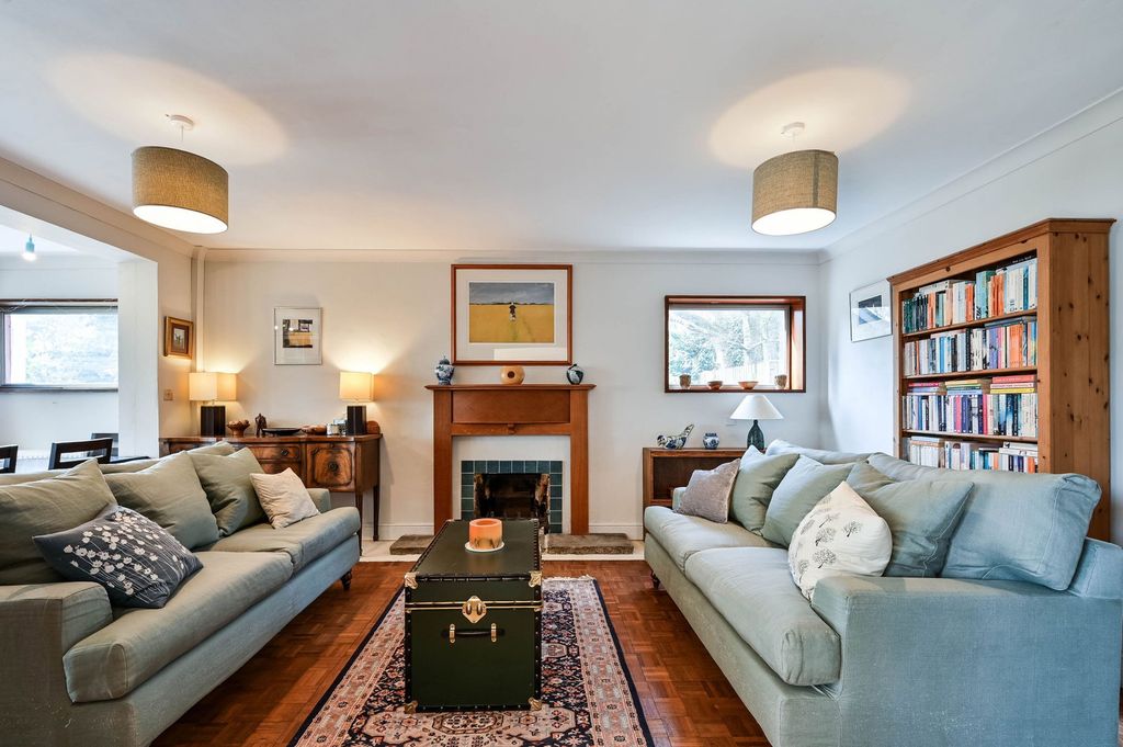 Additional image 5 of 6 bed detached house for saleFernhill Lane, Woking GU22