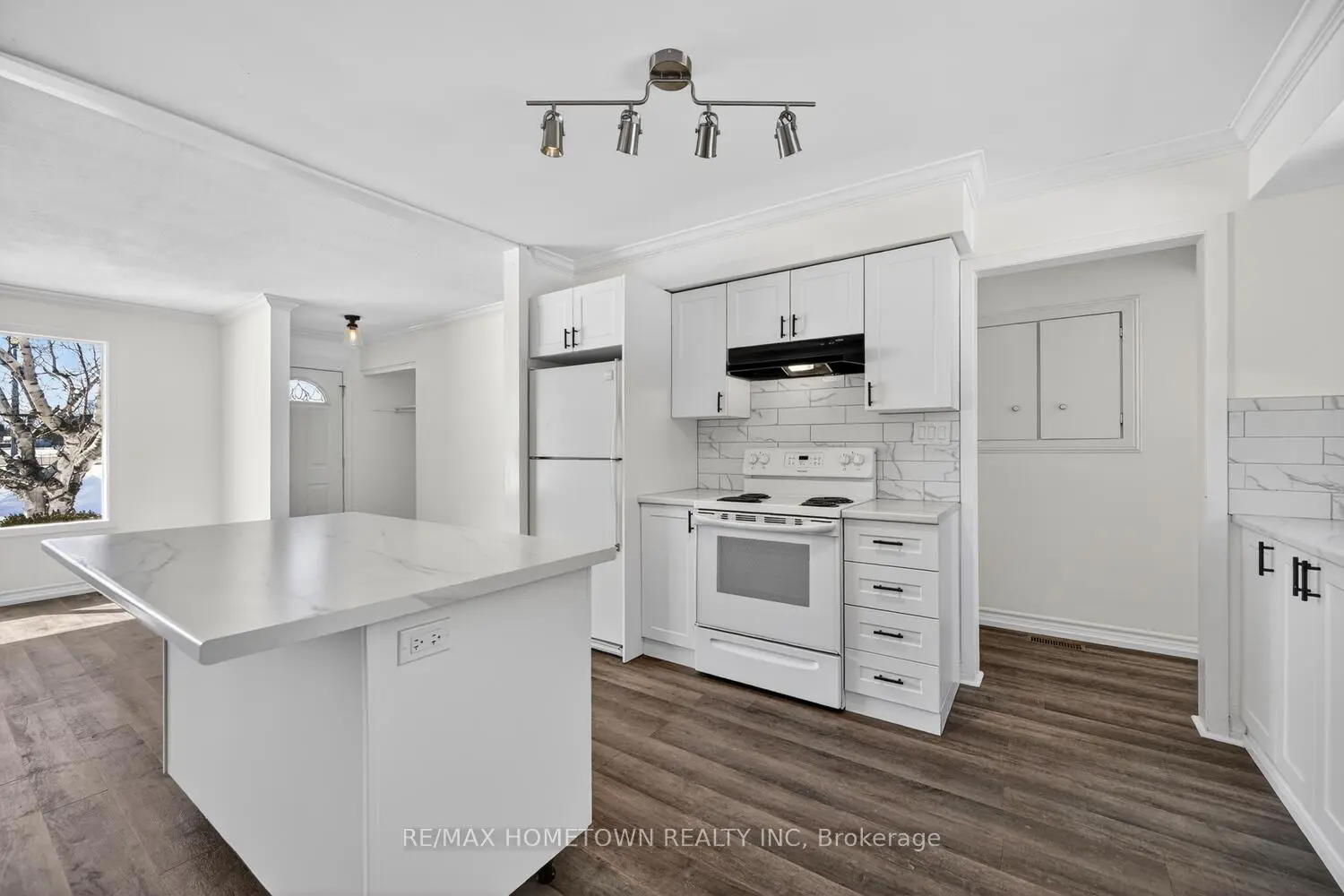 Additional image 4 of 31 Vanier Drive