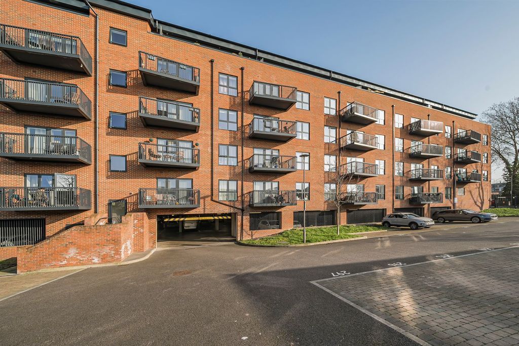 Additional image 22 of 2 bed flat for salePalmer Court, Pitcher Lane, Ashford TW15