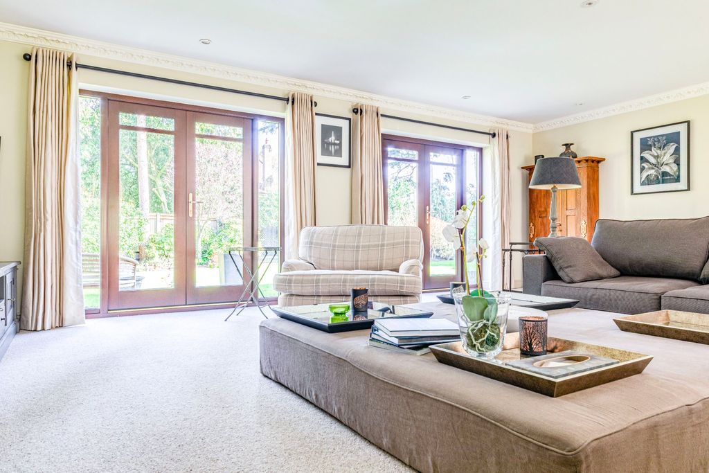 Additional image 7 of 5 bed detached house for salePyrford, Surrey GU22