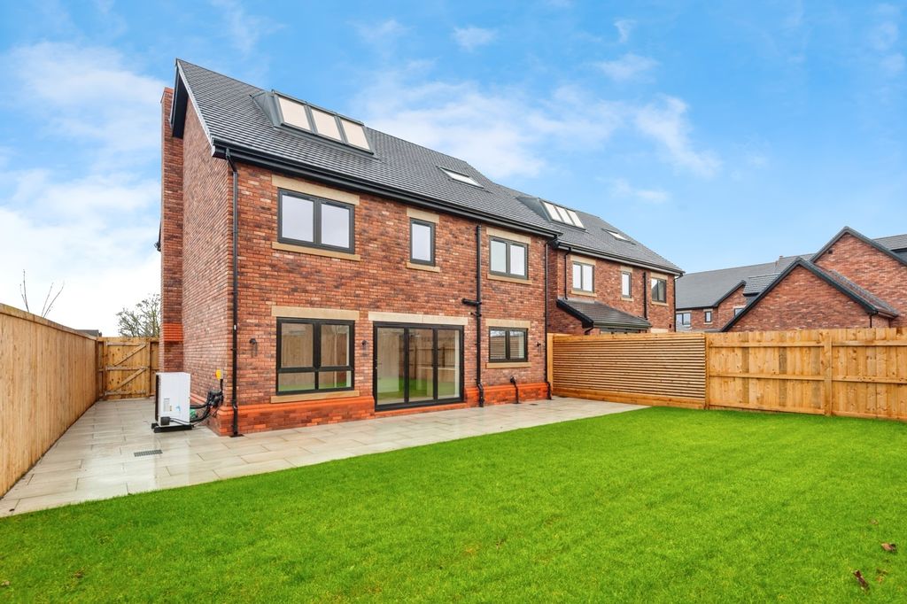 Additional image 25 of 5 bed detached house for saleVictoria Place, Bevan Way, Widnes, Cheshire WA8