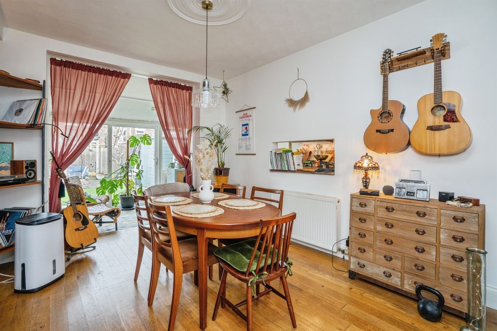 Additional image 8 of 3 bed semi-detached house for saleCopnor Road, Portsmouth PO3