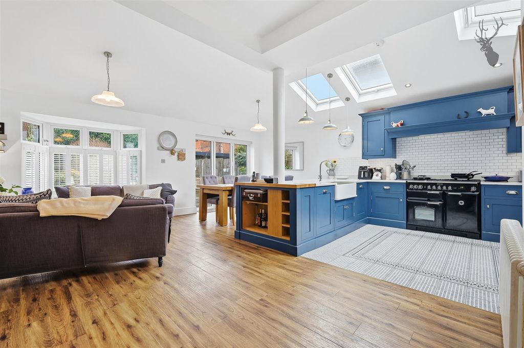 Additional image 3 of 5 bed semi-detached house for saleMonkhams Avenue, Woodford Green IG8