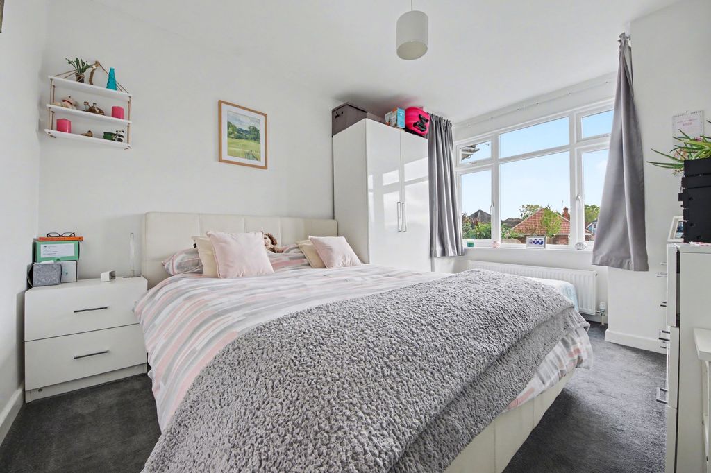 Additional image 8 of 2 bed detached bungalow for saleSouth East Crescent, Sholing SO19