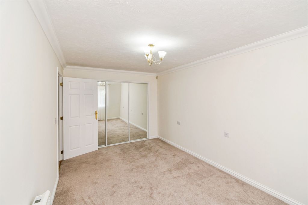 Additional image 11 of 2 bed flat for saleHighfield Lane, Southampton SO17
