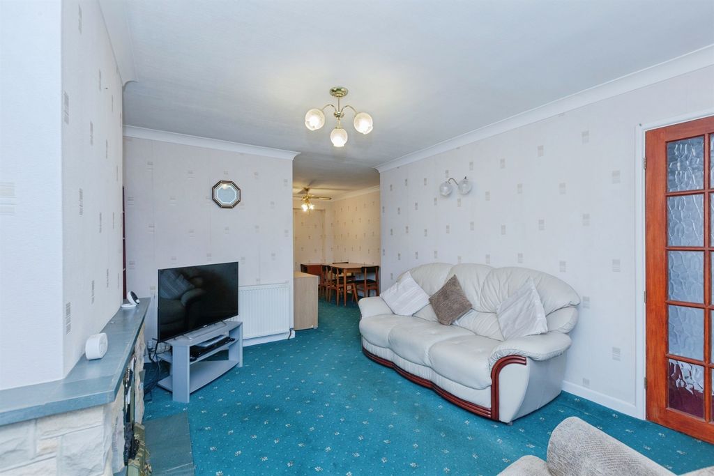 Additional image 3 of 3 bed semi-detached house for saleCawsand Road, Wigston LE18