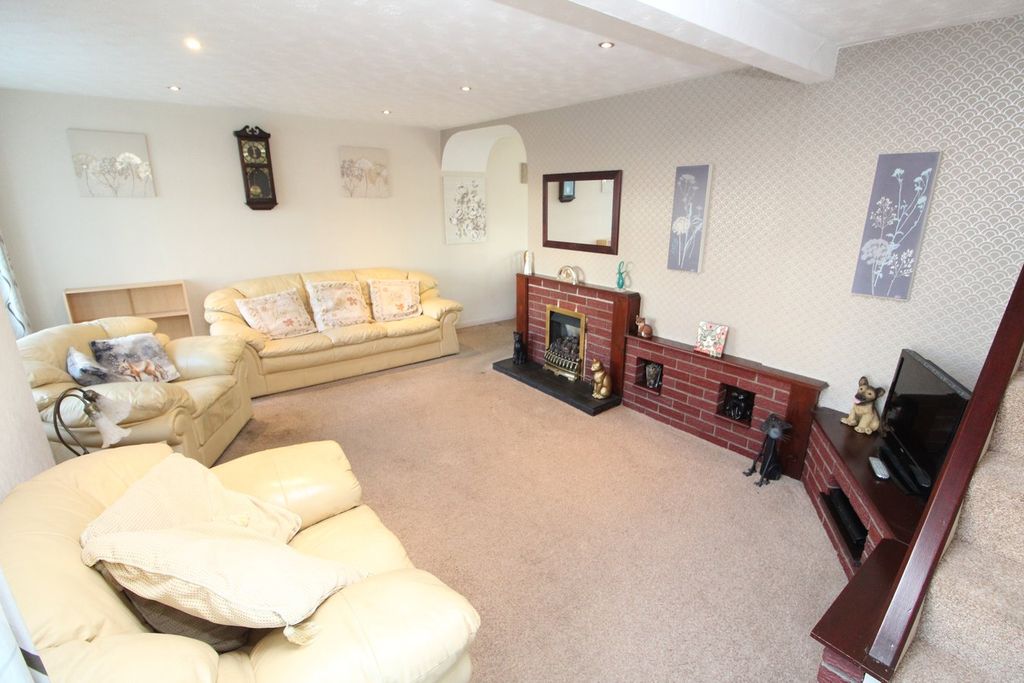 Additional image 3 of 3 bed semi-detached house for saleSt Ives Road, Wigston LE18