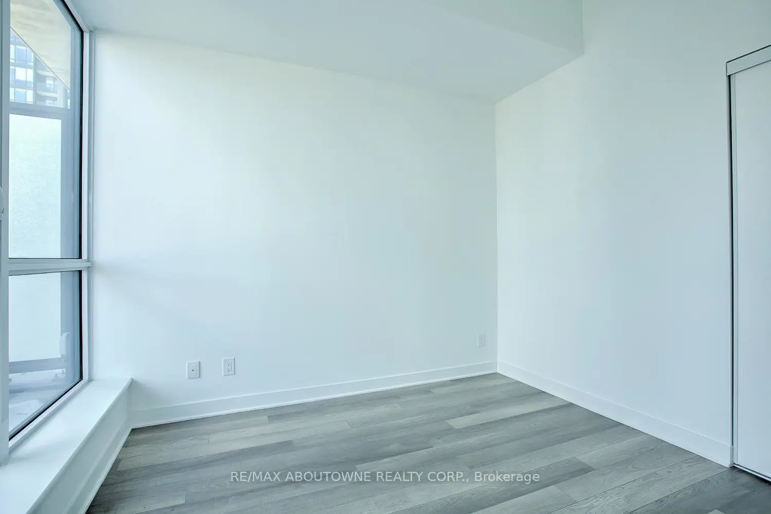 Additional image 7 of 290 Adelaide Street 802