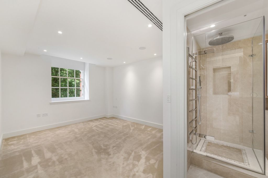 Additional image 11 of 2 bed flat for saleStar & Garter House, Richmond TW10