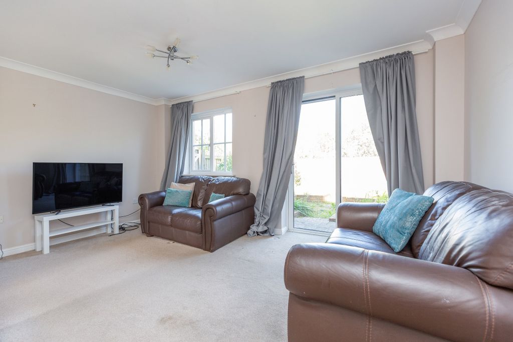 Additional image 4 of 5 bed end terrace house for saleRidgeway Road, Gillingham SP8