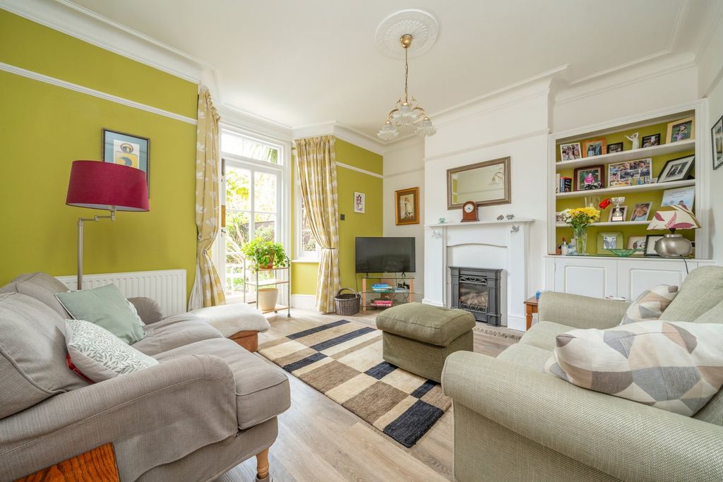 Additional image 2 of 4 bed semi-detached house for saleParkland Grove, Ashford TW15
