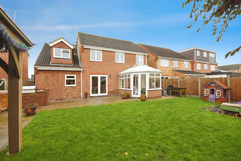 Additional image 5 of 5 bed detached house for saleCranfield Park Road, Wickford SS12