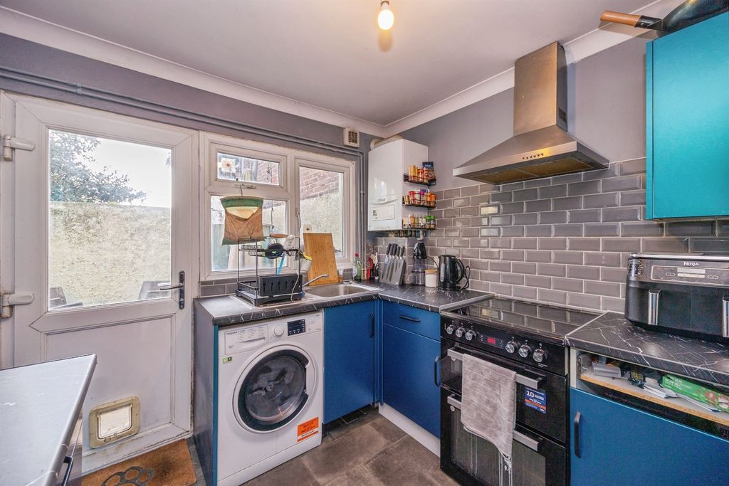 Additional image 12 of 3 bed flat for saleFratton Road, Portsmouth PO1