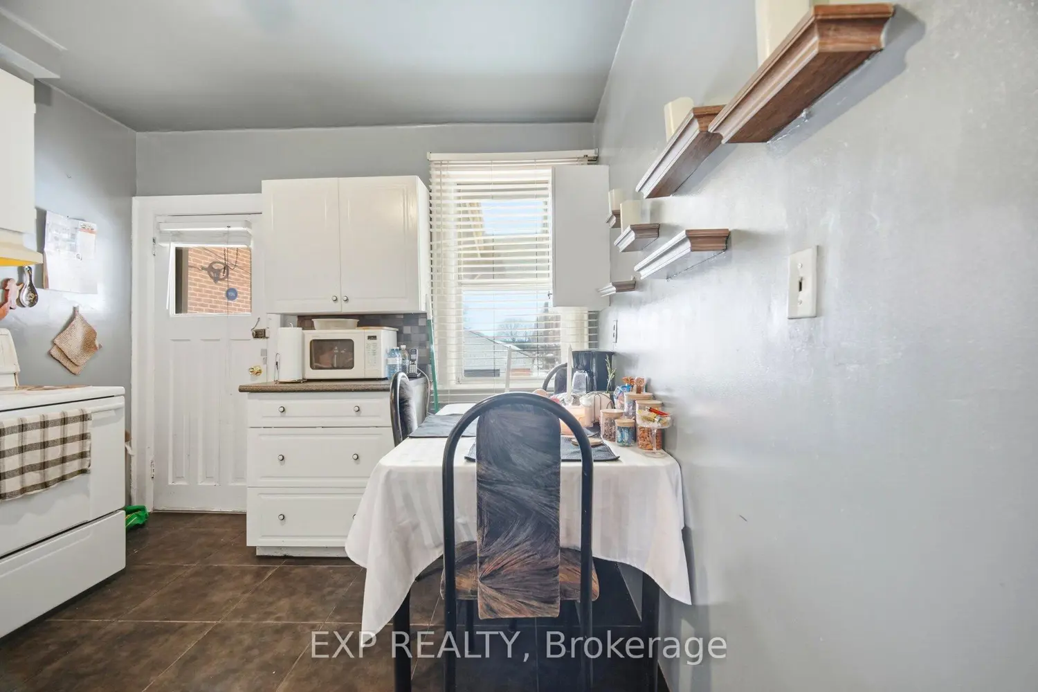 105 Rogers Road photo 2