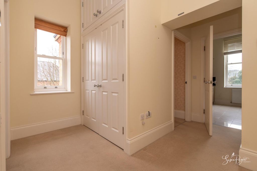Additional image 4 of 2 bed flat for saleWhitecroft Park, Newport PO30