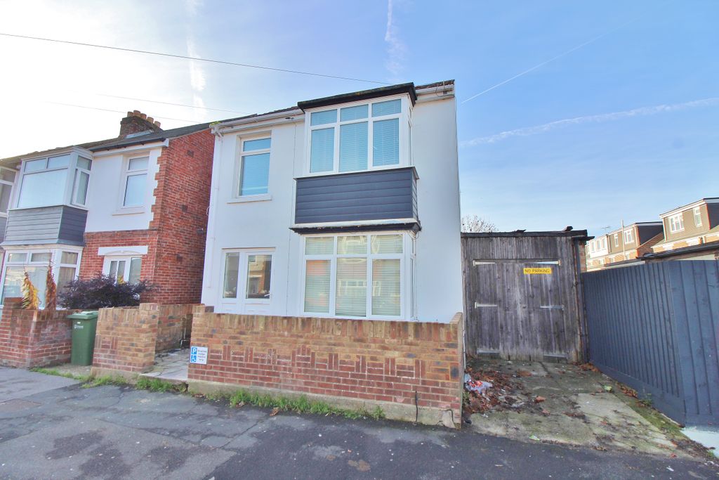 4 bed detached house for saleKensington Road, North End PO2