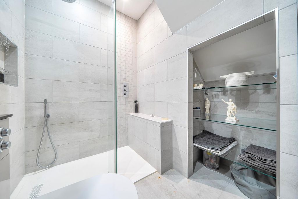 Additional image 16 of 3 bed property for saleBryher Island, Port Solent PO6