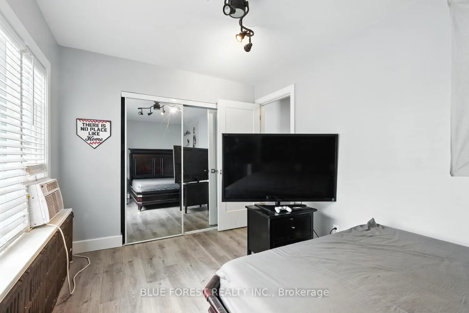 Additional image 7 of 358 Simcoe Street