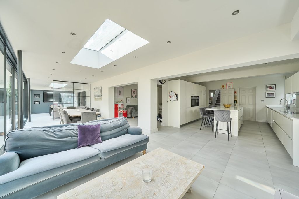 Additional image 12 of 6 bed detached house for salePyrford, Surrey GU22
