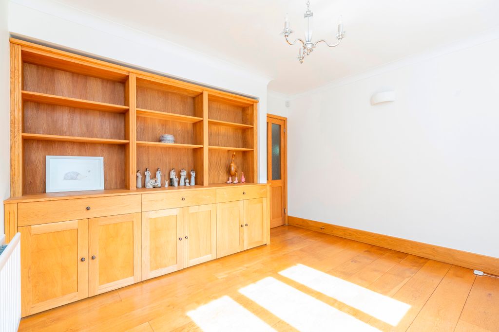 Additional image 6 of 4 bed detached house for saleOaktrees, Wyke Road, Gillingham SP8